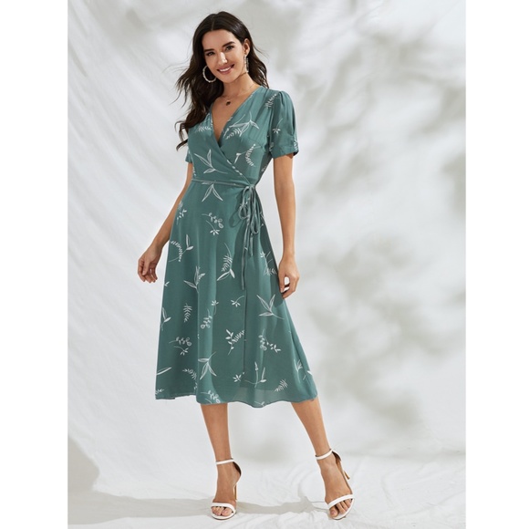 Leaf Print Green Wrap Midi Dress - Picture 3 of 8
